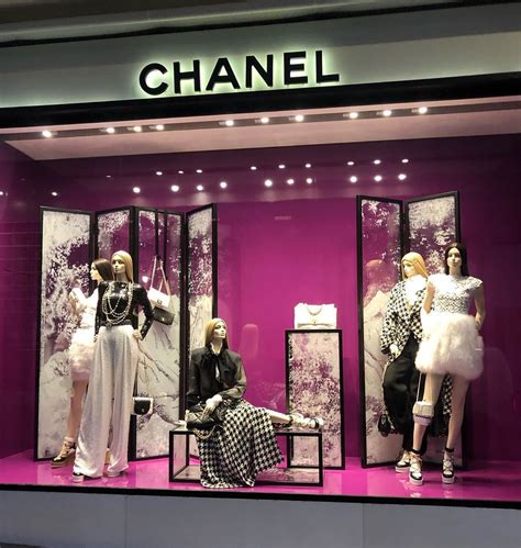 visual merchandising chanel